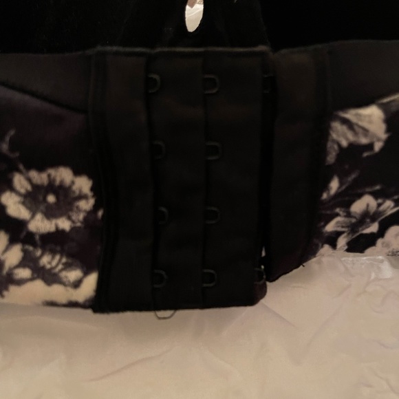 Cacique Underwire Bra - Picture 7 of 11